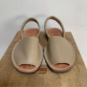 Diegos Avarcas in Sand